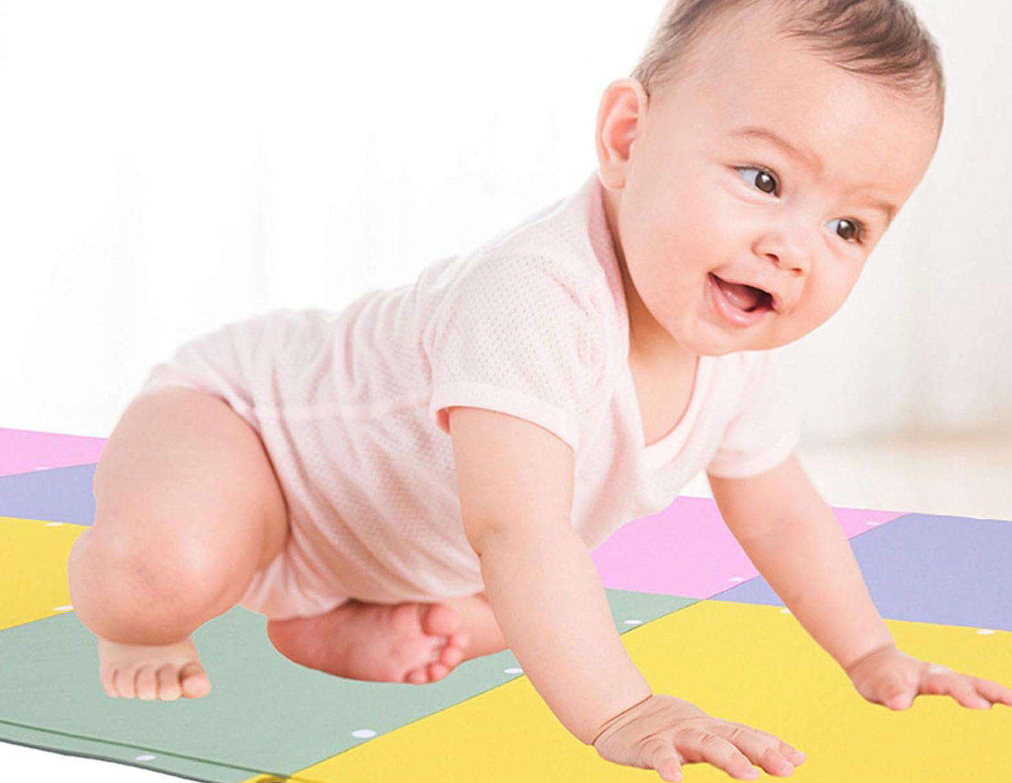 Desarrollo físico y neurológico del bebé de dos meses